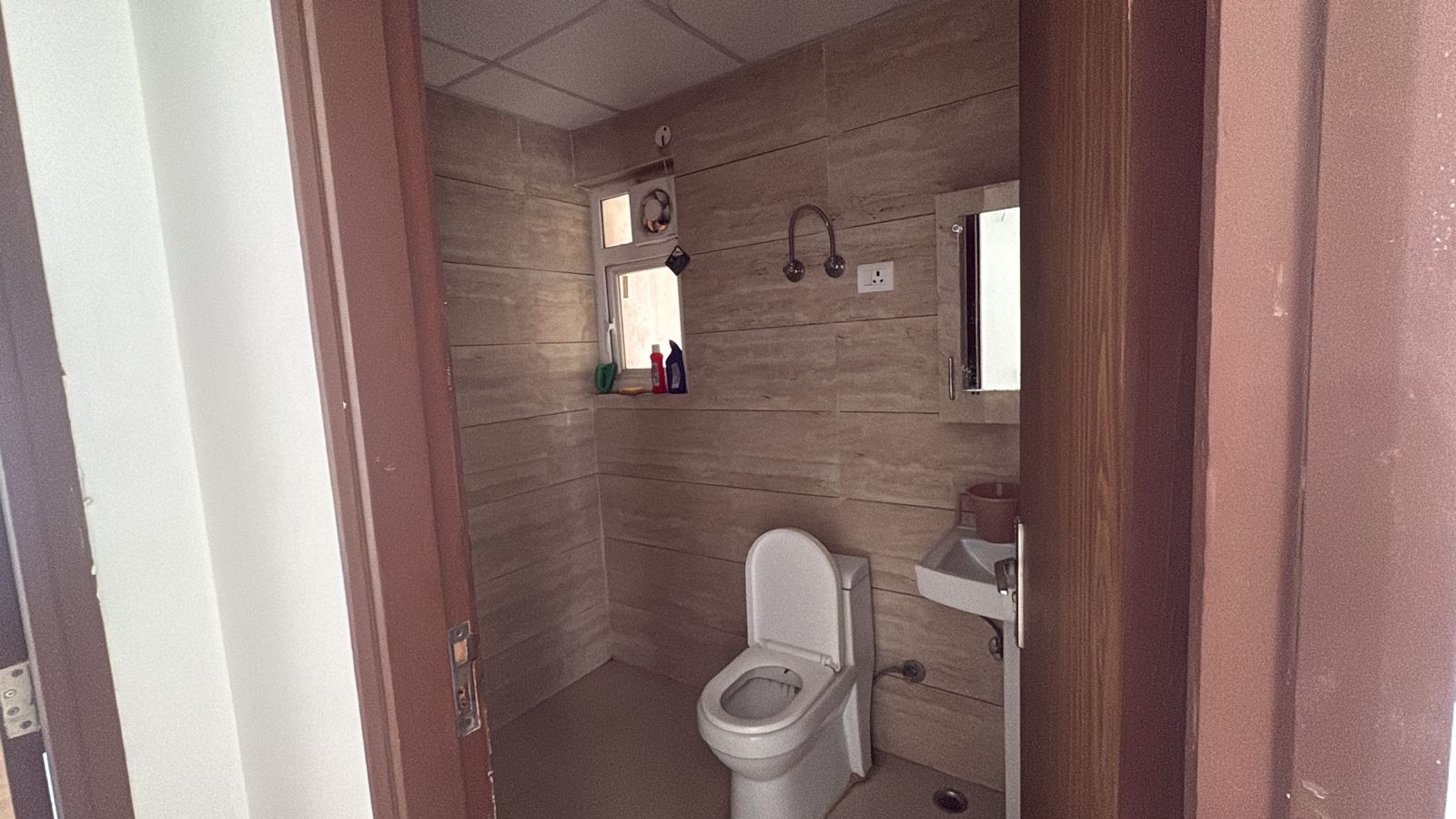!!…Flat…for…Rent…!!