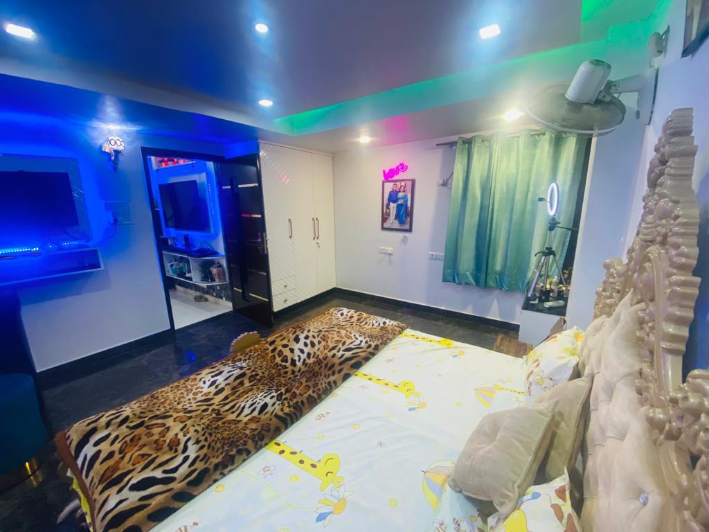 Premium 3BHK HIG Society Flat for Sale ₹1.45 Cr – Rohini, Delhi