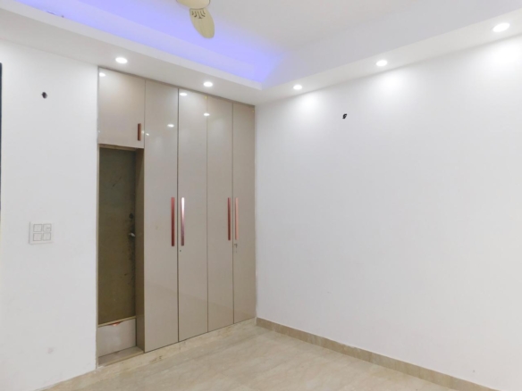 2 bhk flat Gadaipur near Chhatarpur metro station @40 Lakh