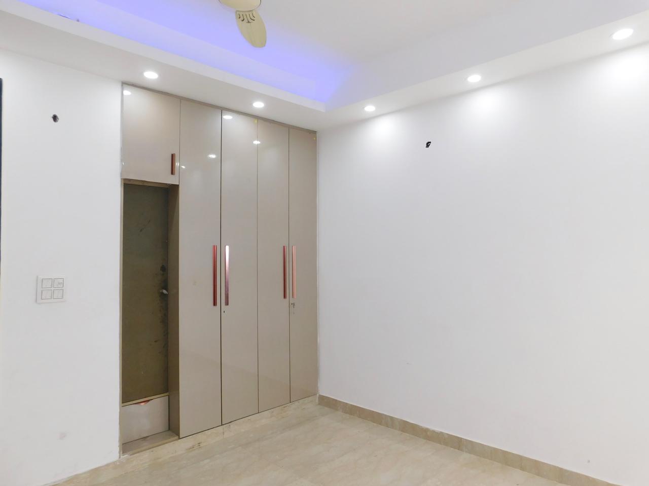 2 bhk flat Gadaipur near Chhatarpur metro station @40 Lakh