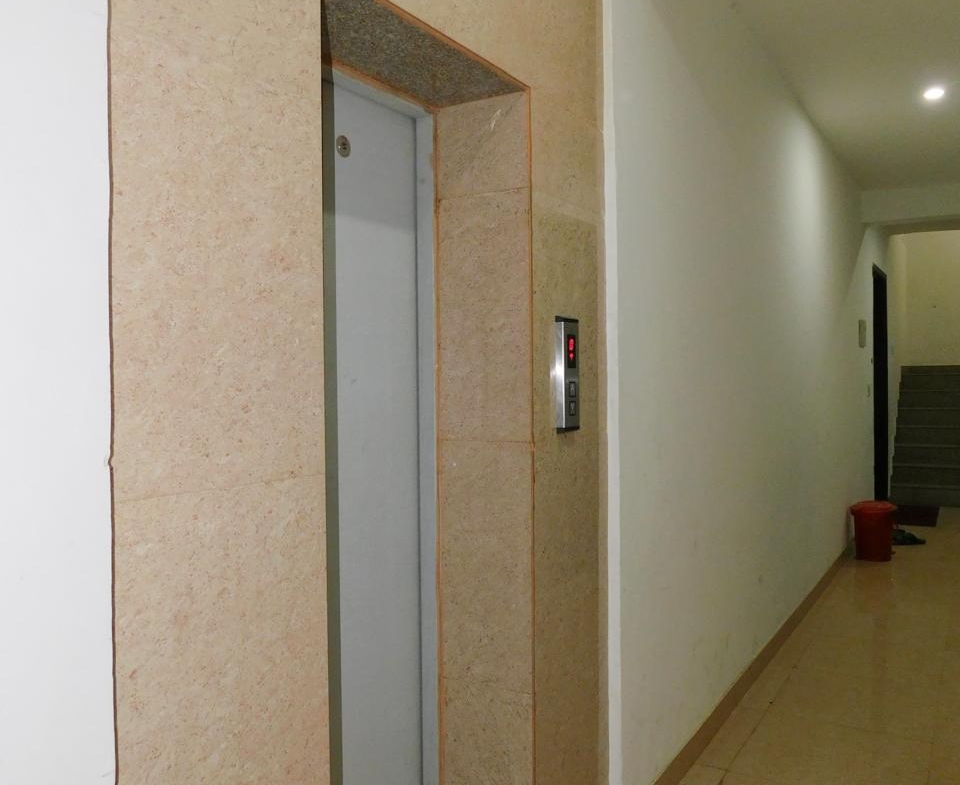 2 bhk flat Gadaipur near Chhatarpur metro station @40 Lakh