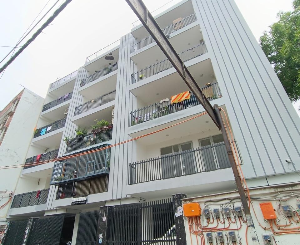 2 bhk flat Gadaipur near Chhatarpur metro station @40 Lakh