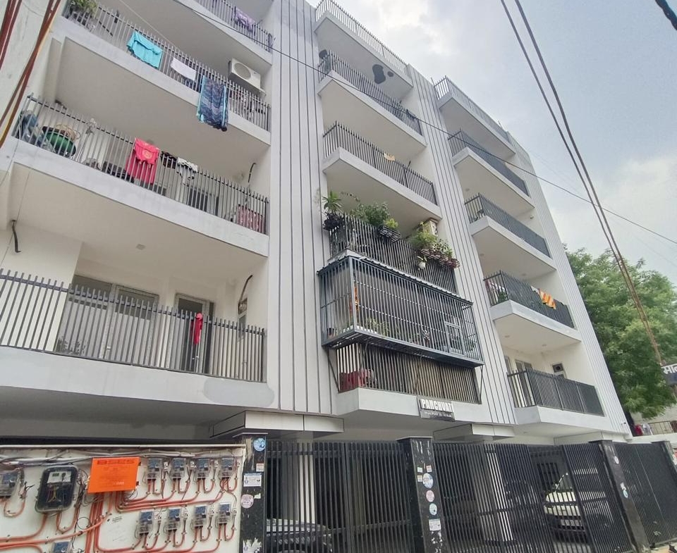 2 bhk flat Gadaipur near Chhatarpur metro station @40 Lakh