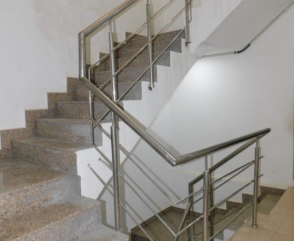 2 bhk flat Gadaipur near Chhatarpur metro station @40 Lakh