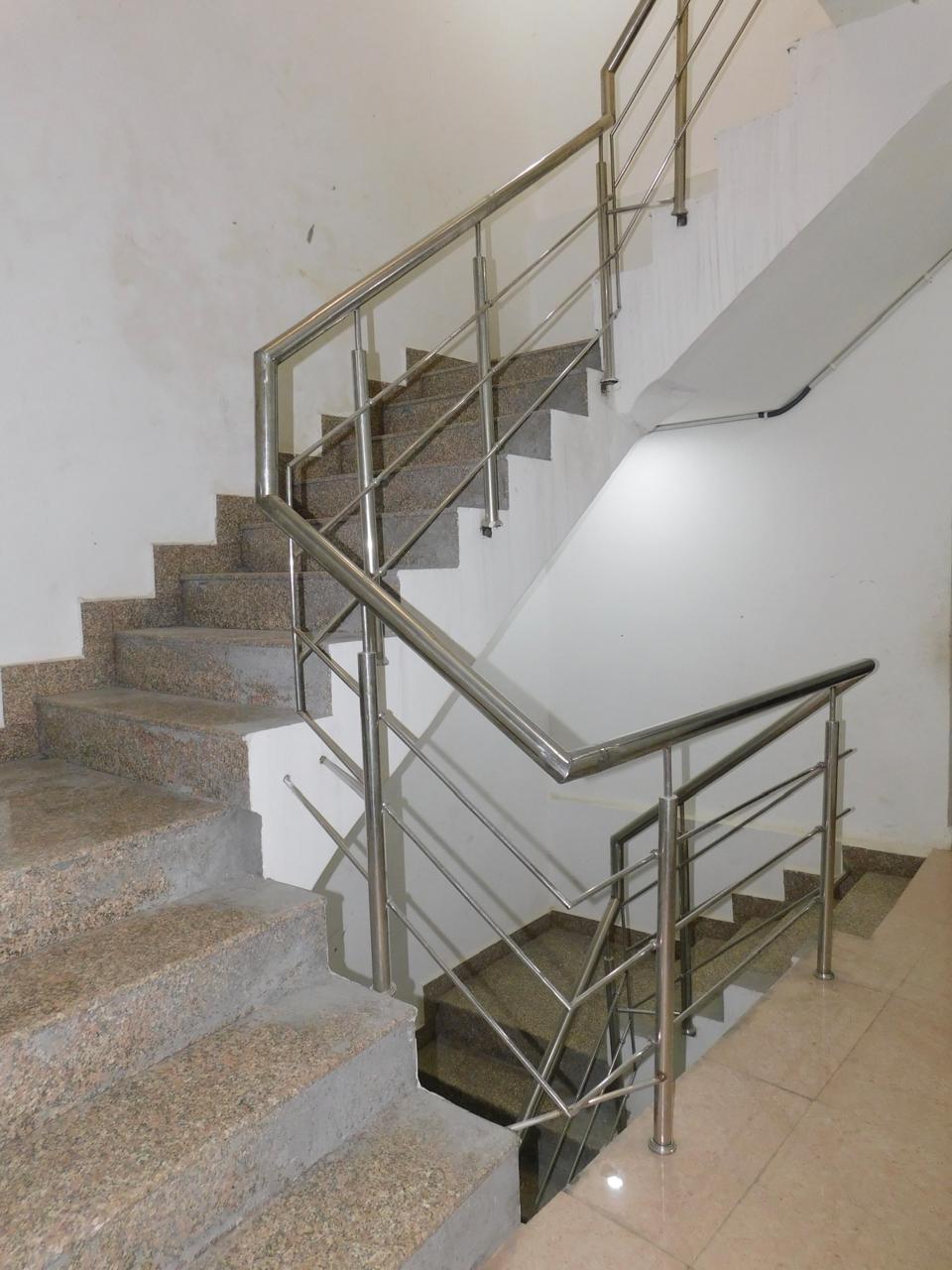 2 bhk flat Gadaipur near Chhatarpur metro station @40 Lakh