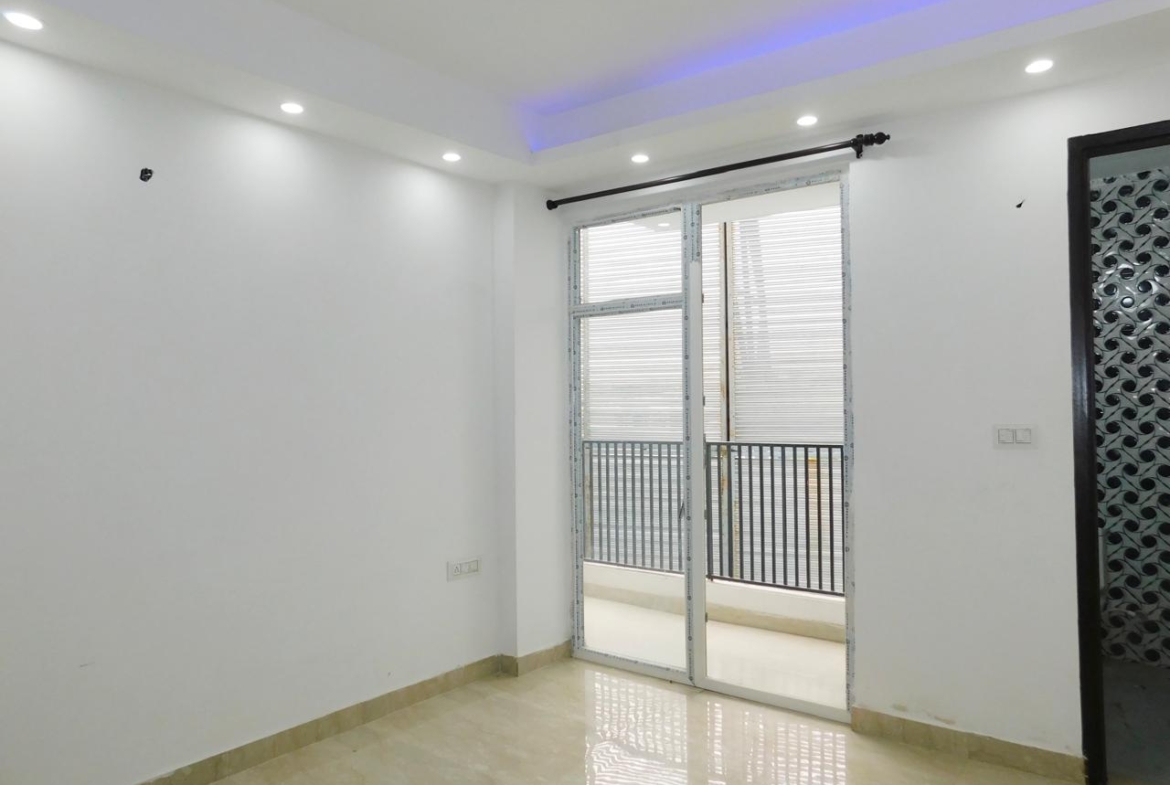 2 bhk flat Gadaipur near Chhatarpur metro station @40 Lakh