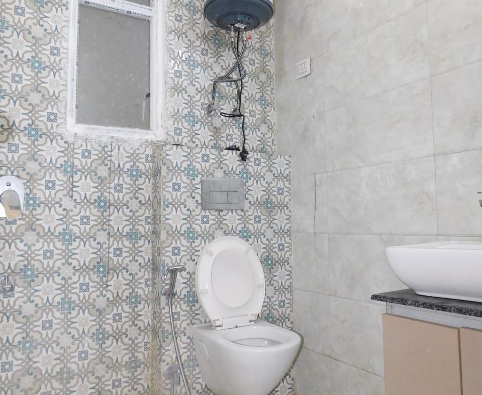 2 bhk flat Gadaipur near Chhatarpur metro station @40 Lakh