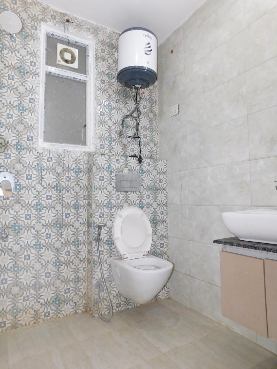 2 bhk flat Gadaipur near Chhatarpur metro station @40 Lakh