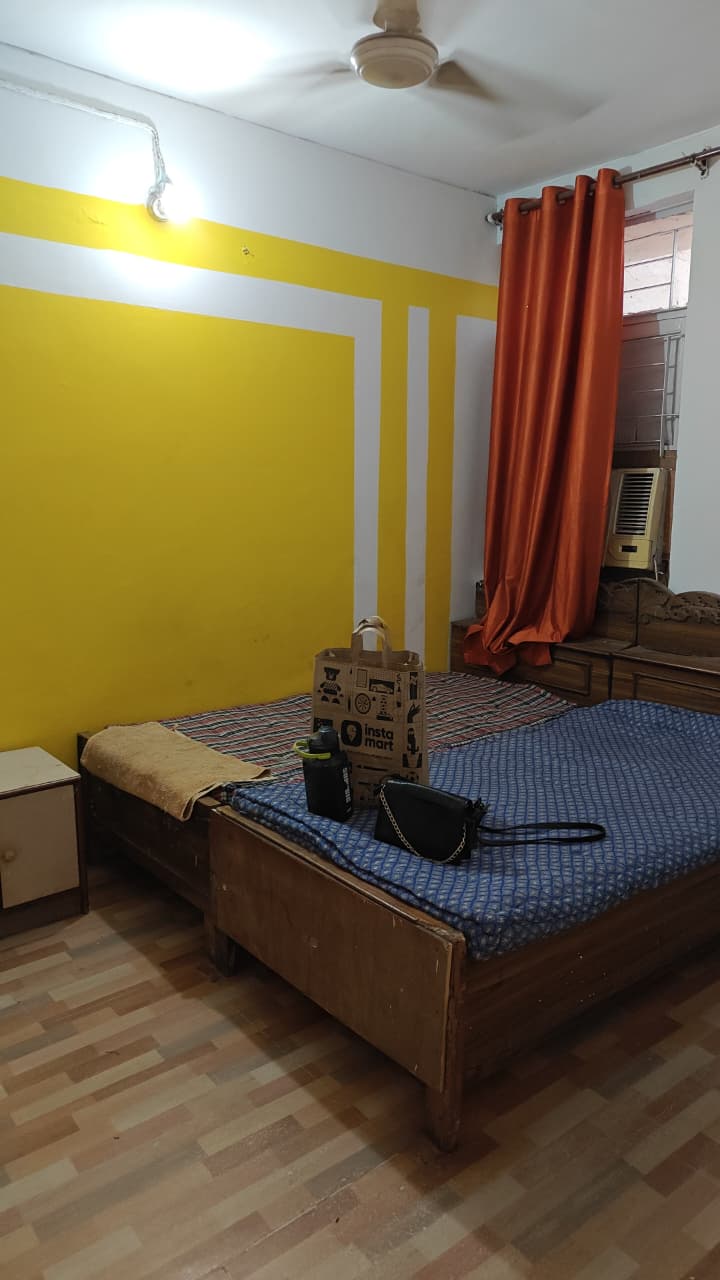 2BHK + Drawing/Dining for Rent Noida Sector 56 @22K– Prime Location