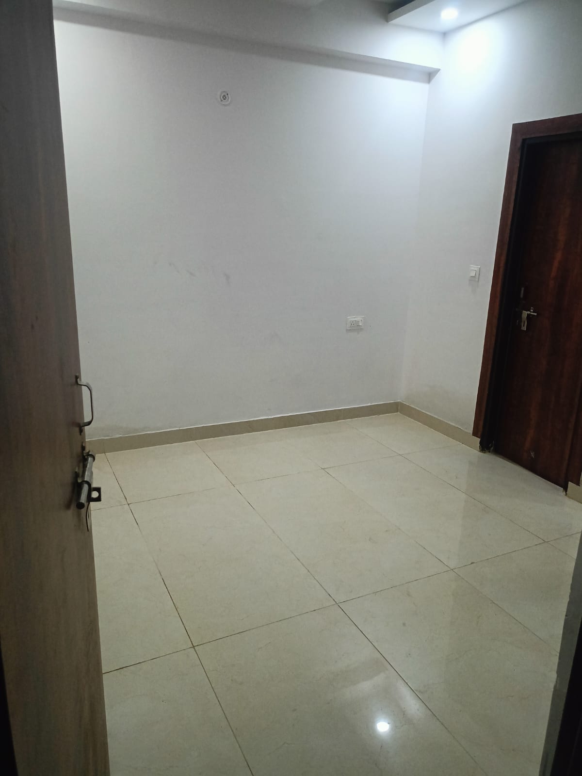 3BHK + Duplex for Sale ₹1.50 Cr – Orchid Heights, Sec 1, Greater Noida West