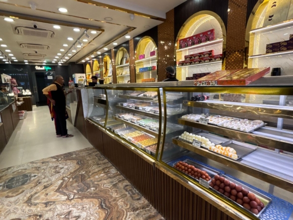 Premium Commercial Building for Sale Near Palam Metro 13.5Cr only | Restaurant • Café • Bakery