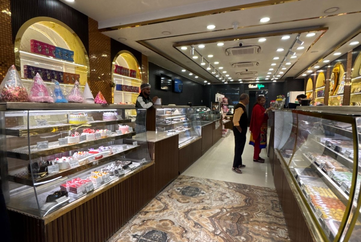 Premium Commercial Building for Sale Near Palam Metro 13.5Cr only | Restaurant • Café • Bakery