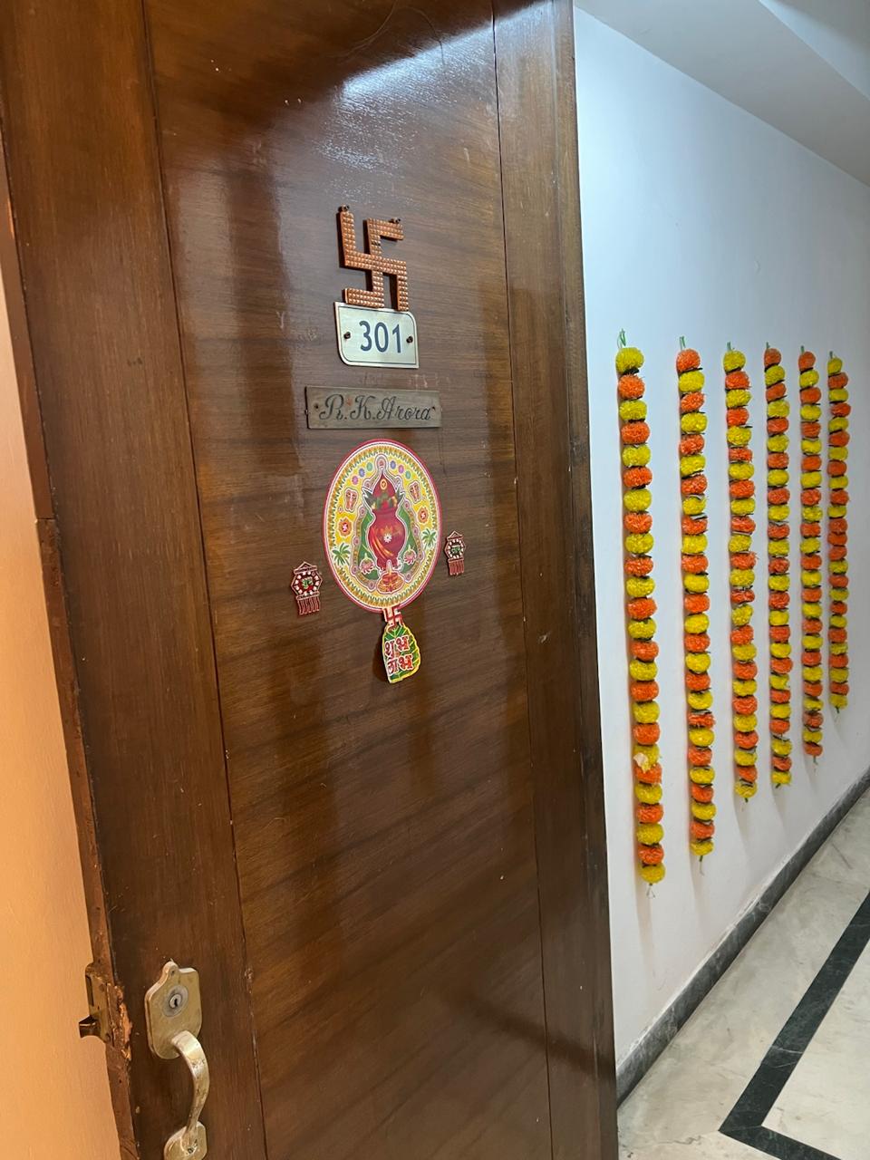 WhatsApp Image 2026-05-06 at 14.11.16 (2) Luxury 4BHK Furnished Flat ₹1.75 Cr for Sale in Sector 37 Faridabad
