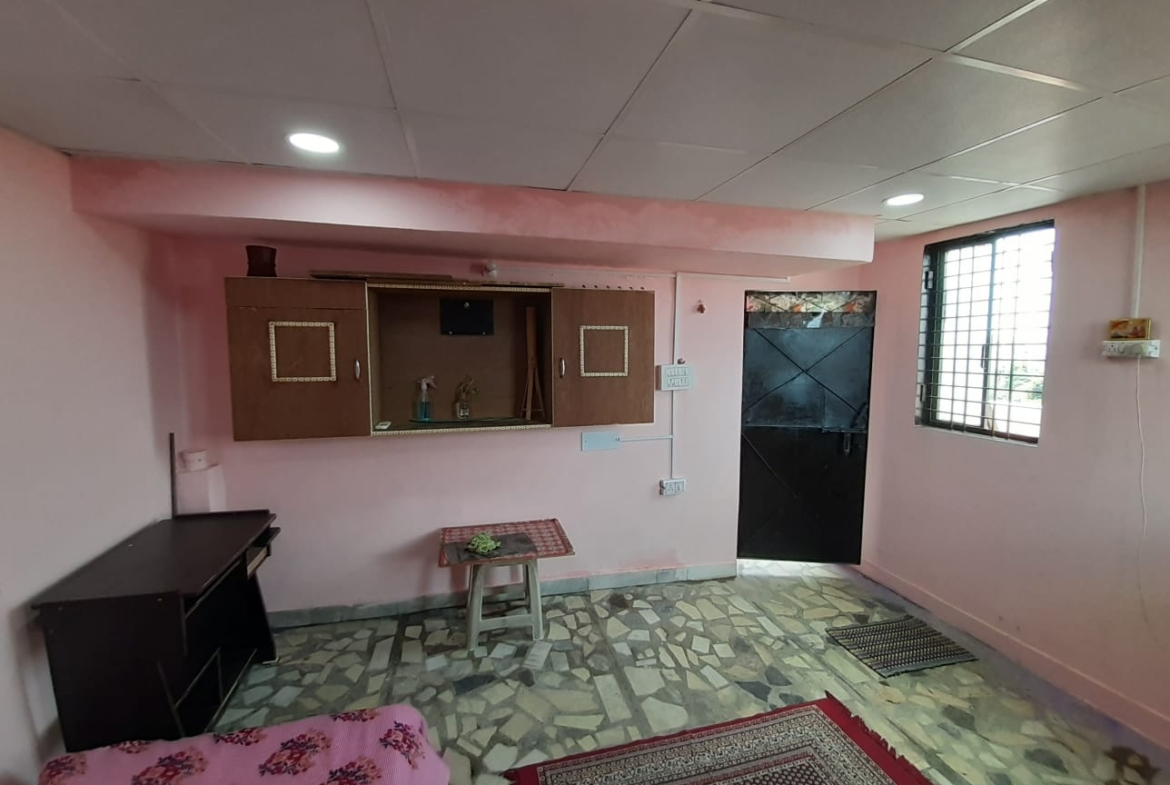3 BHK Top Floor for Sale Only ₹30 Lakhs | Shahdara, Delhi |