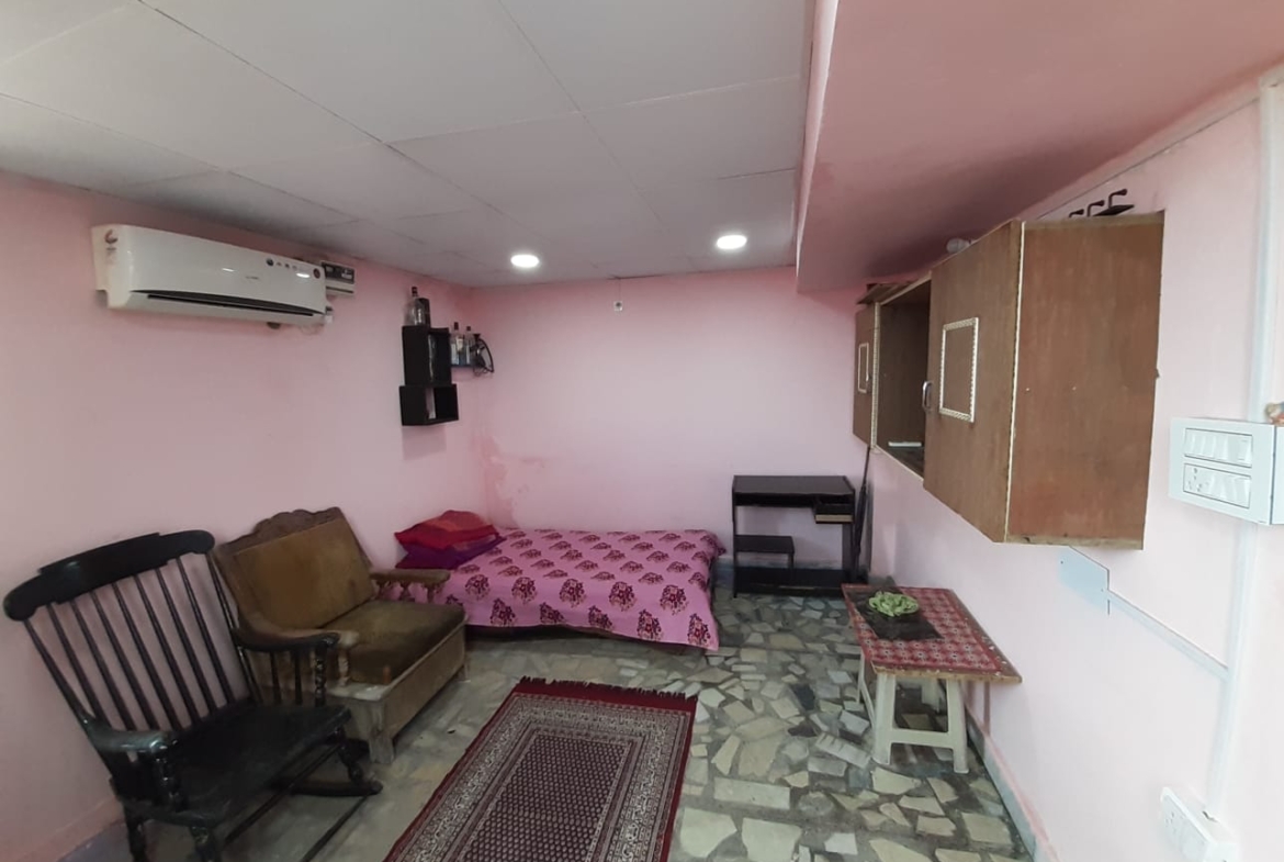 3 BHK Top Floor for Sale Only ₹30 Lakhs | Shahdara, Delhi |