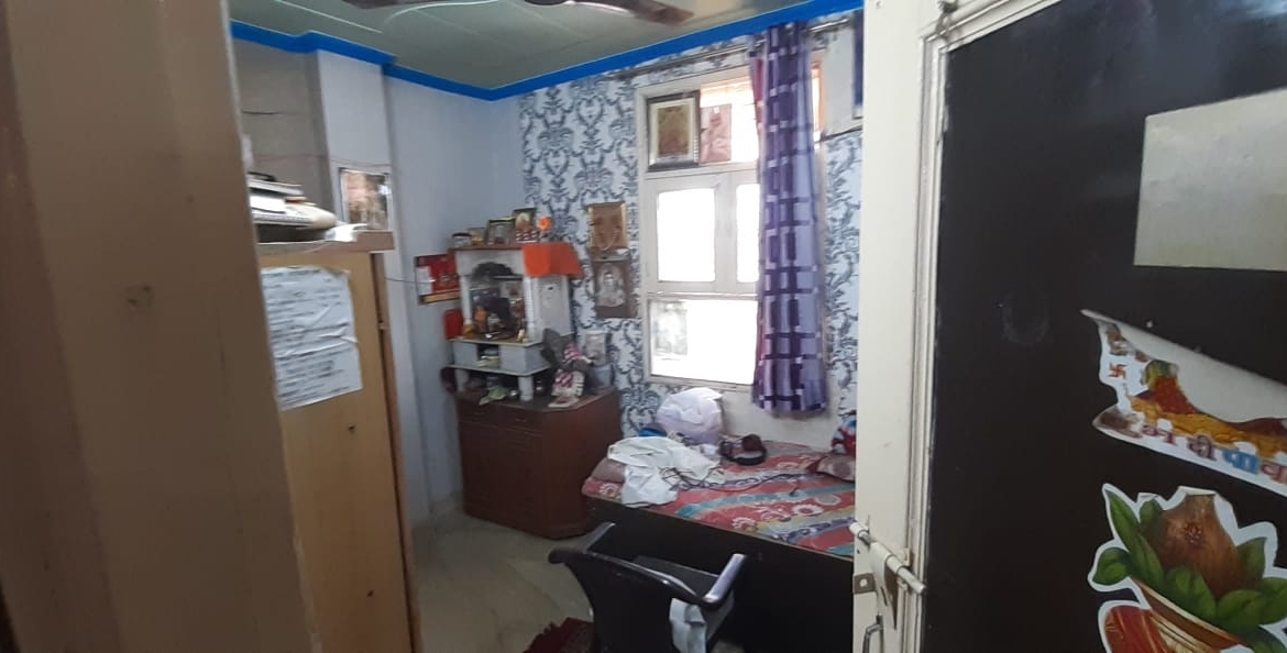 3 BHK Top Floor for Sale Only ₹30 Lakhs | Shahdara, Delhi |