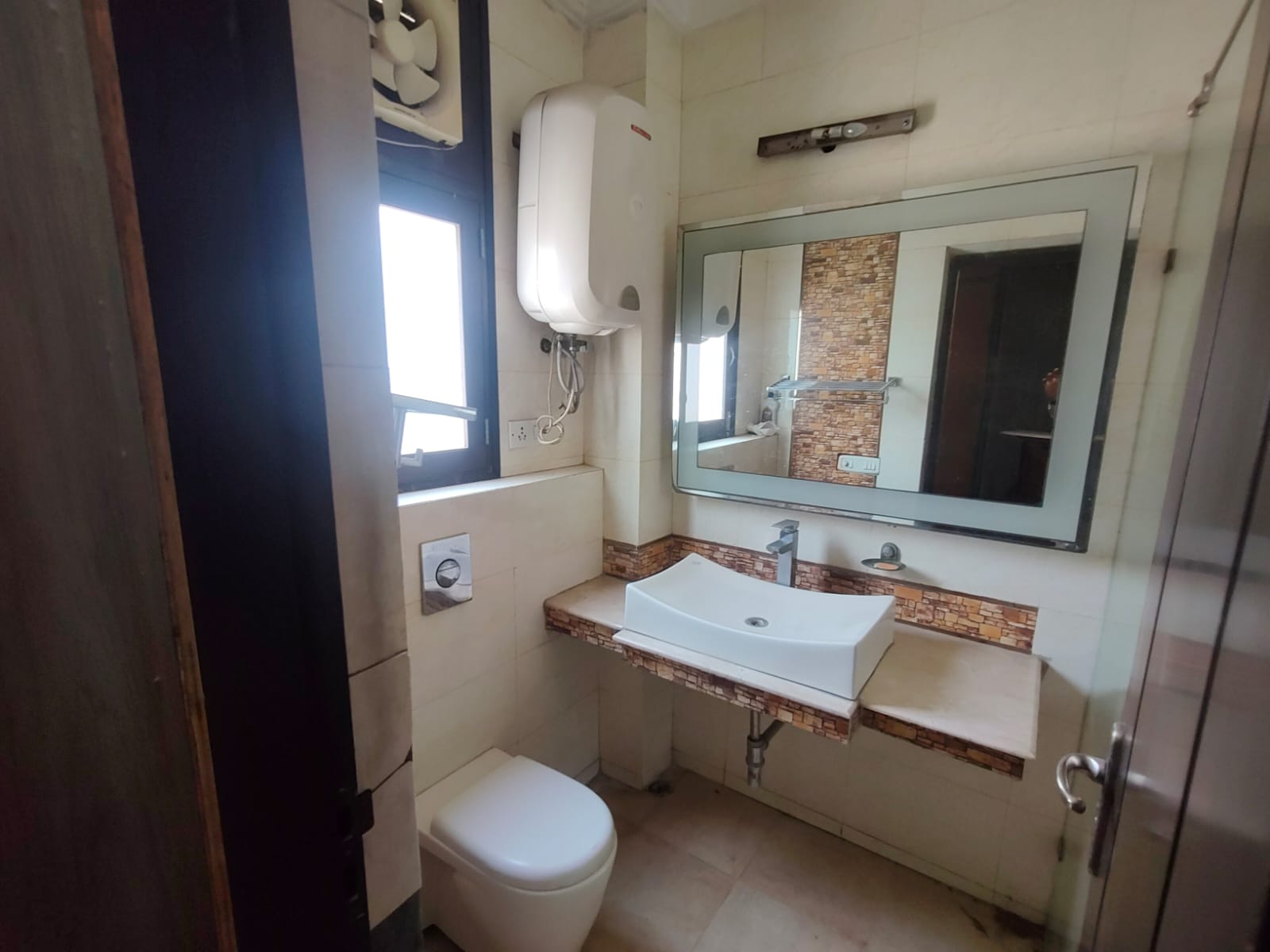 3 BHK fully Furnished flat in Vasant Vihar for rent @1,20,000