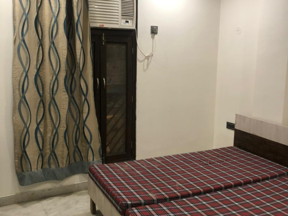 Premium 2 BHK Flat on Rent in Janakpuri
