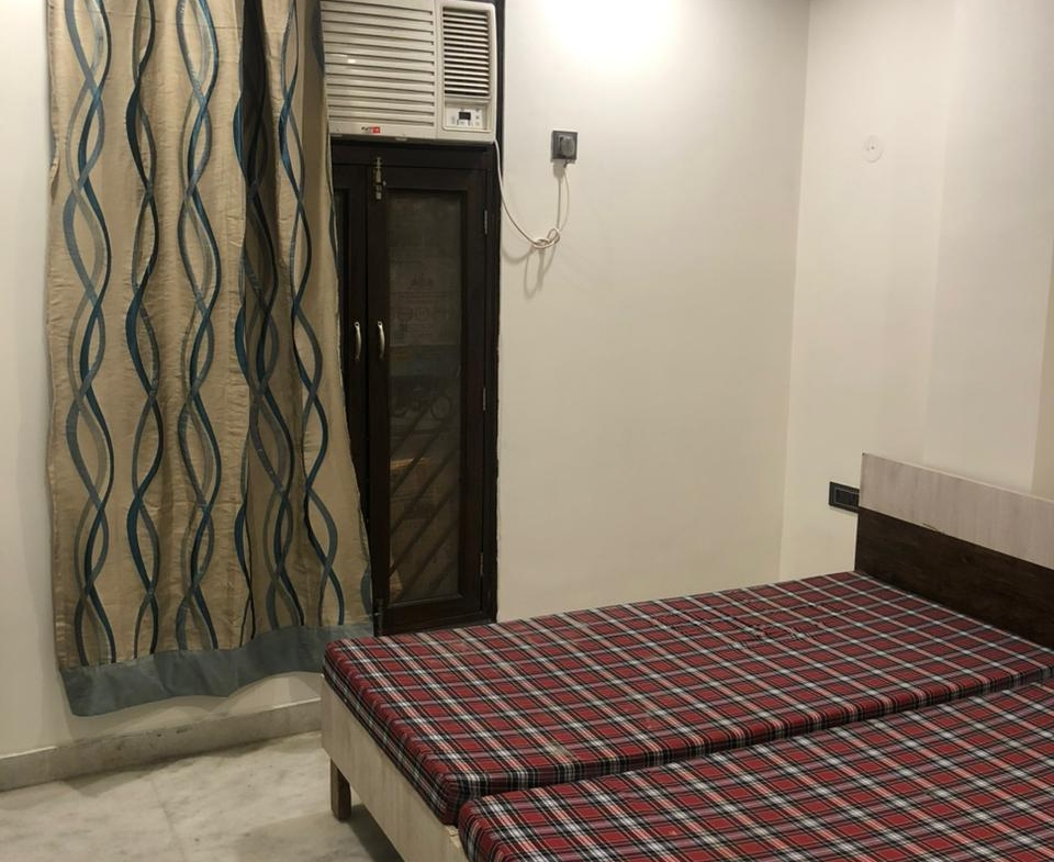 Premium 2 BHK Flat on Rent in Janakpuri