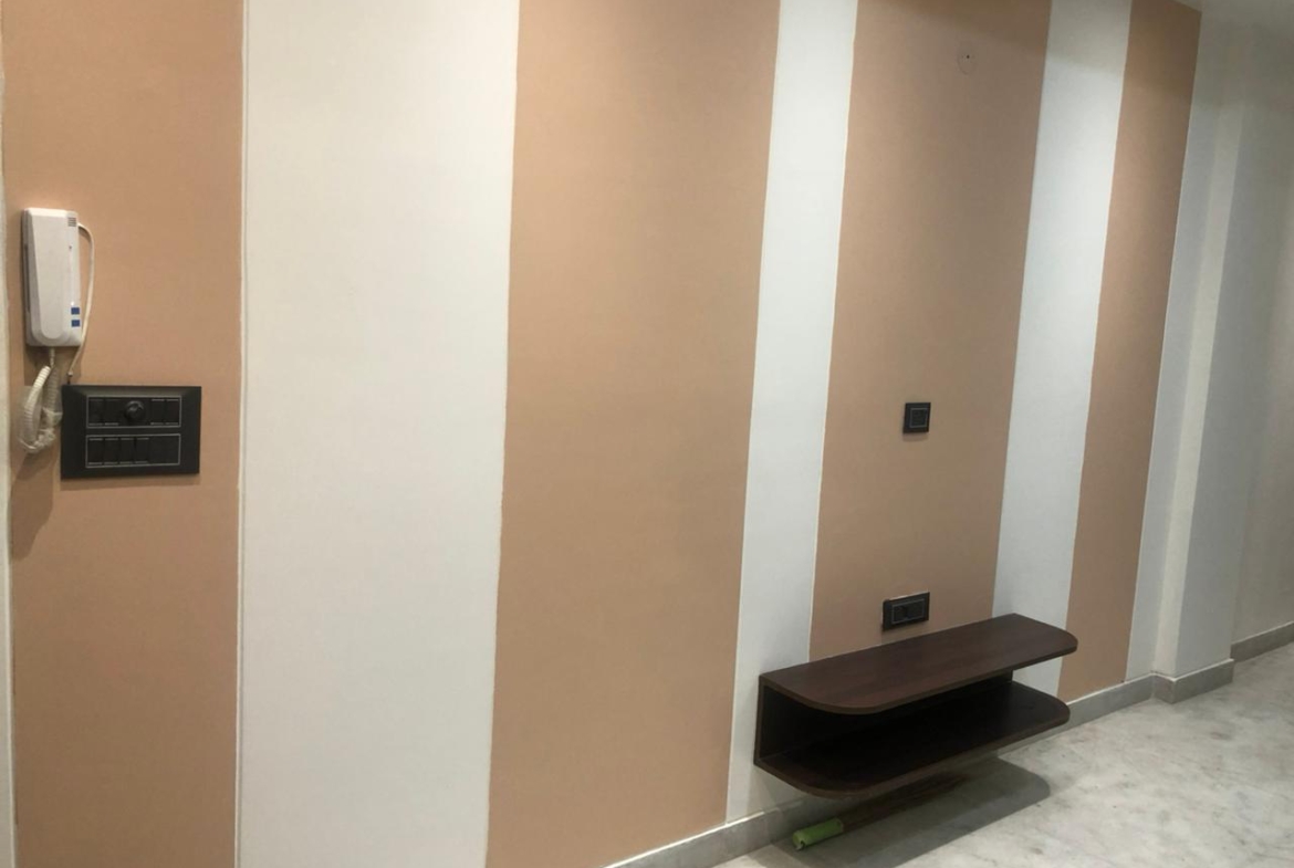 Premium 2 BHK Flat on Rent in Janakpuri
